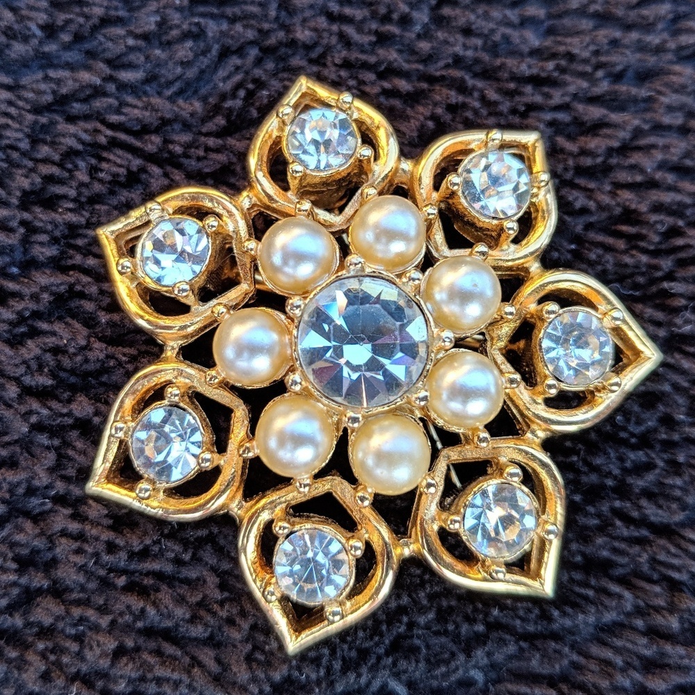 NWOT Vintage Sarah Coventry brooch/pendant